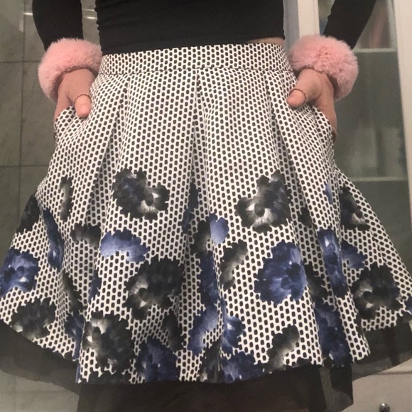 Express full circle skirt - Picture 2 of 3